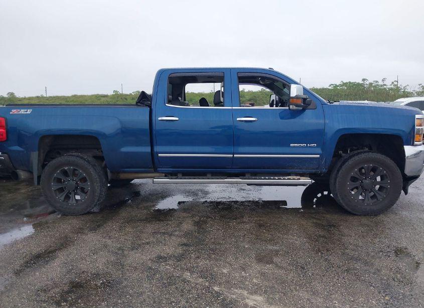 Photo 13 of 2016 Chevrolet Silverado 2500HD LTZ (VIN 1GC1KWE84GF215470)