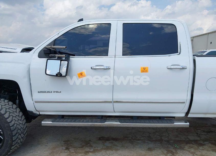 Photo 14 of 2015 Chevrolet Silverado 2500HD LTZ (VIN 1GC1KWE85FF638489)