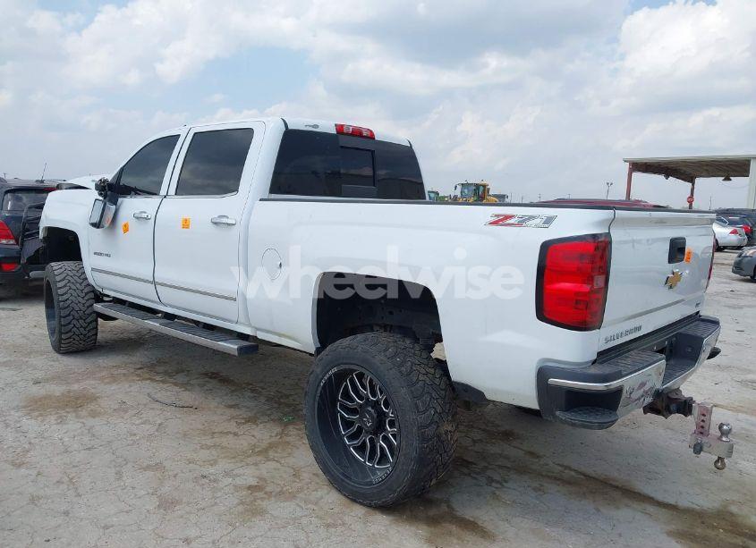 Photo 3 of 2015 Chevrolet Silverado 2500HD LTZ (VIN 1GC1KWE85FF638489)