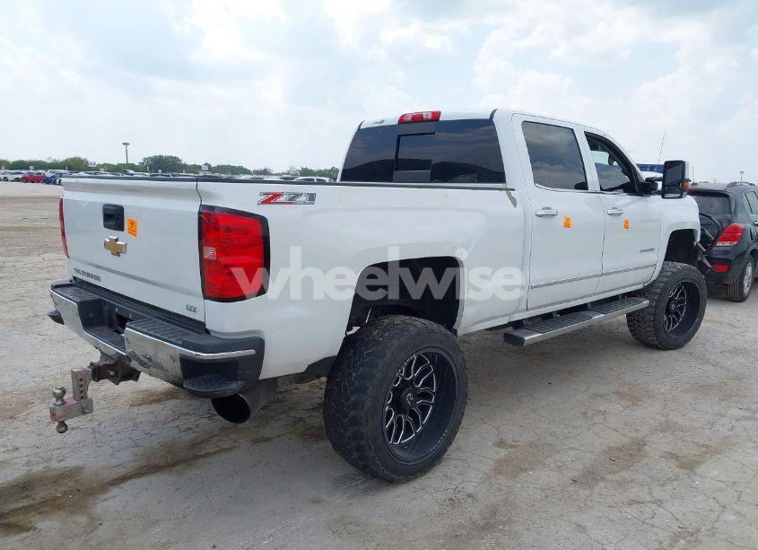 Photo 4 of 2015 Chevrolet Silverado 2500HD LTZ (VIN 1GC1KWE85FF638489)