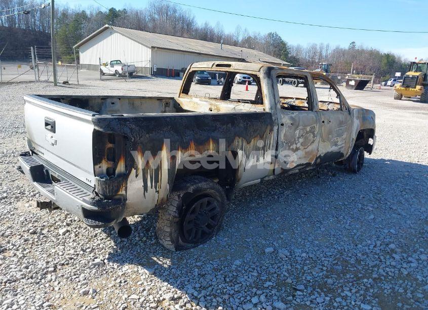 Photo 4 of 2016 Chevrolet Silverado 2500HD LTZ (VIN 1GC1KWE85GF135305)