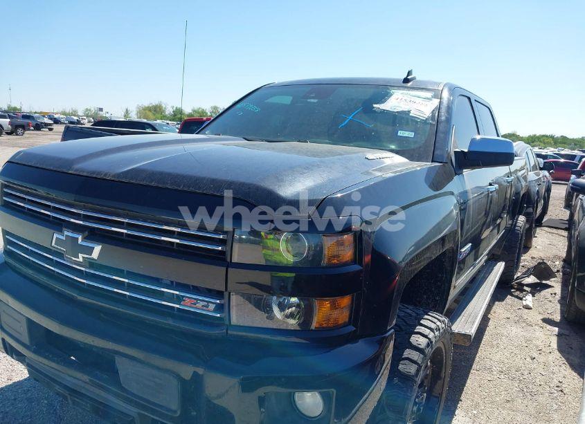 Photo 2 of 2016 Chevrolet Silverado 2500HD LTZ (VIN 1GC1KWE86GF210156)