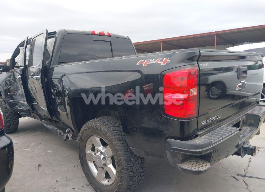 Photo 3 of 2016 Chevrolet Silverado 2500HD LTZ (VIN 1GC1KWE86GF272916)