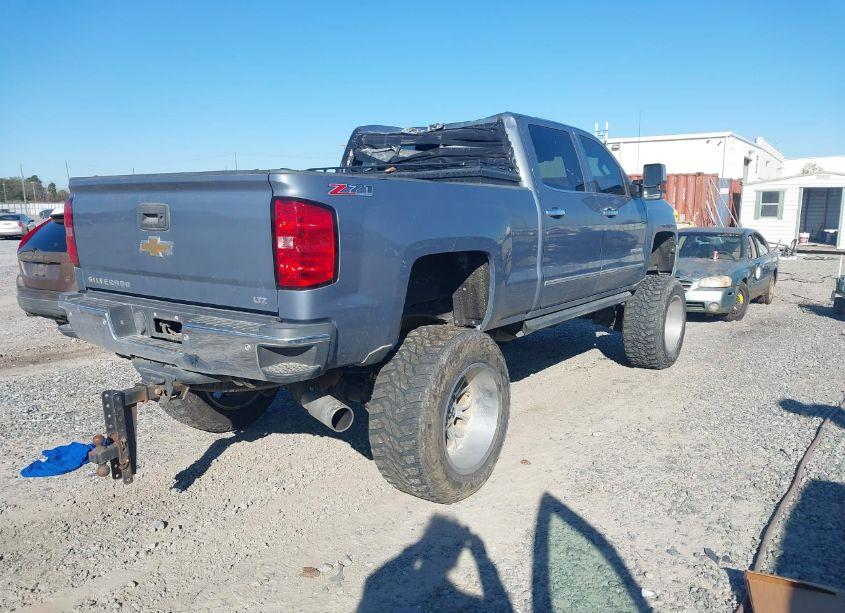 Photo 4 of 2015 Chevrolet Silverado 2500HD LTZ (VIN 1GC1KWE87FF611648)