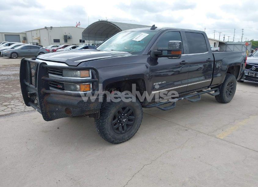 Photo 2 of 2016 Chevrolet Silverado 2500HD LTZ (VIN 1GC1KWE87GF105951)