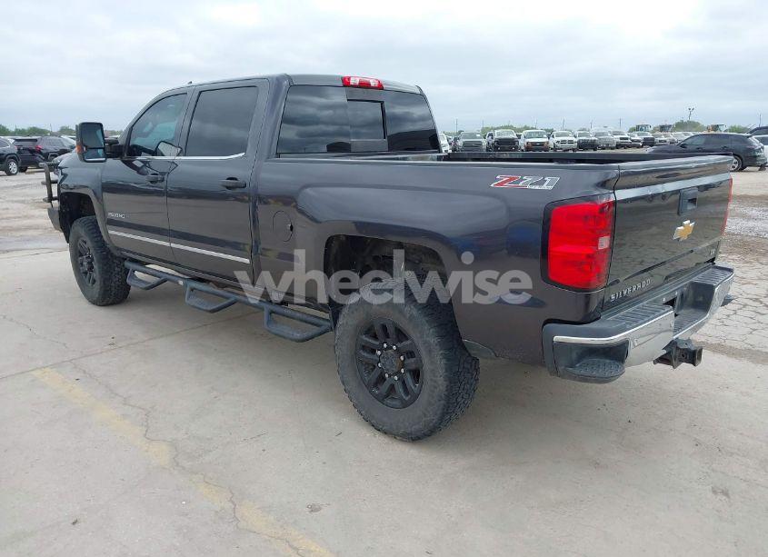 Photo 3 of 2016 Chevrolet Silverado 2500HD LTZ (VIN 1GC1KWE87GF105951)