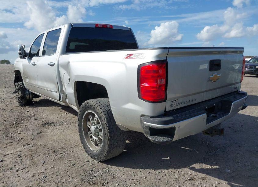Photo 3 of 2015 Chevrolet Silverado 2500HD LTZ (VIN 1GC1KWE88FF635182)