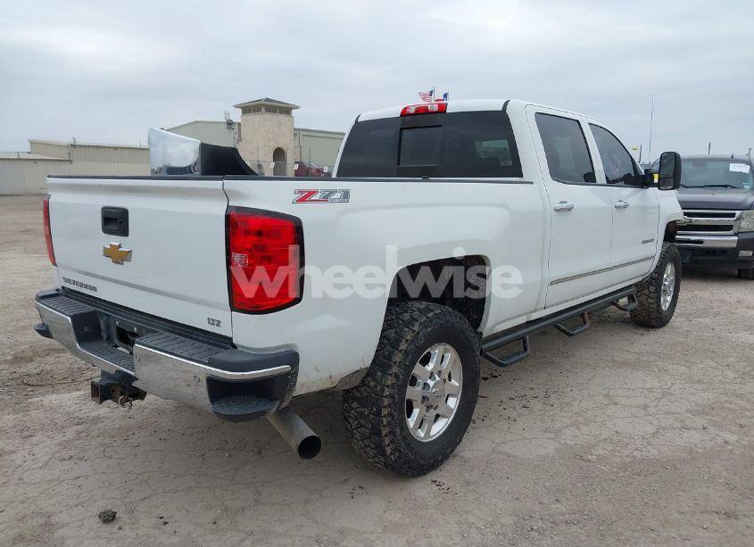 Photo 4 of 2015 Chevrolet Silverado 2500HD LTZ (VIN 1GC1KWE89FF149299)
