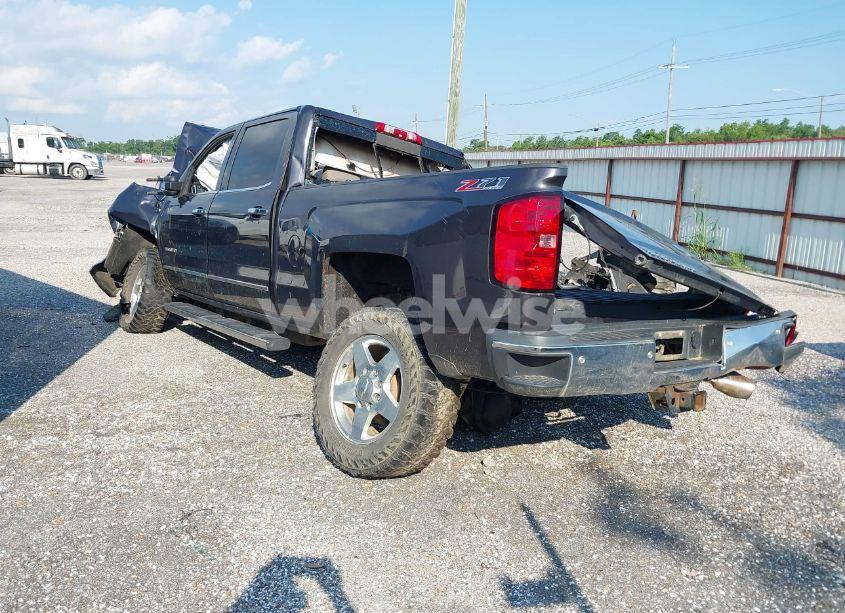 Photo 3 of 2015 Chevrolet Silverado 2500HD LTZ (VIN 1GC1KWE89FF596733)