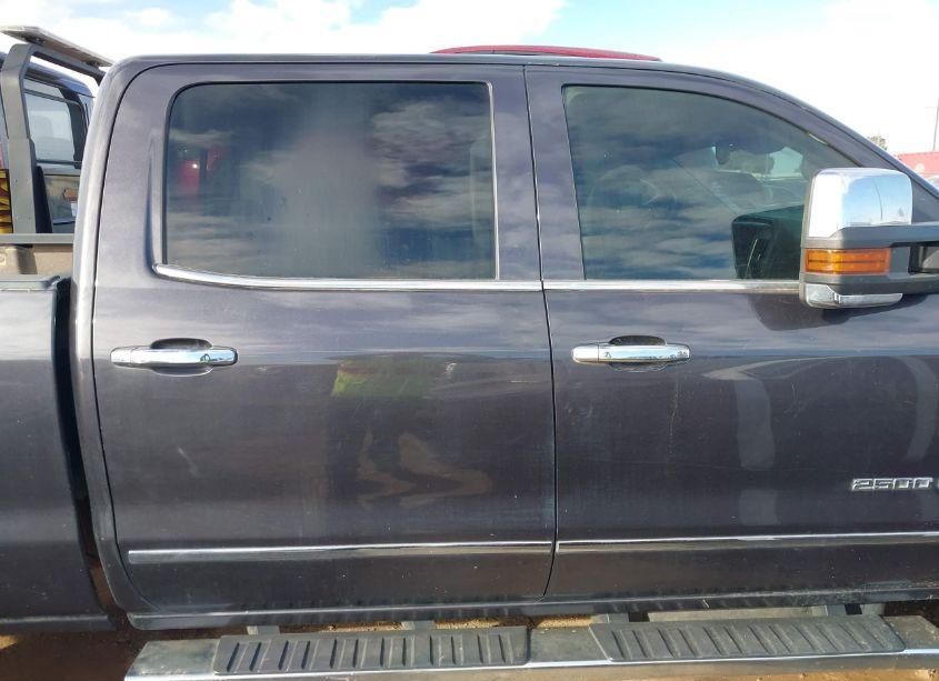 Photo 13 of 2015 Chevrolet Silverado 2500HD LTZ (VIN 1GC1KWE89FF597333)