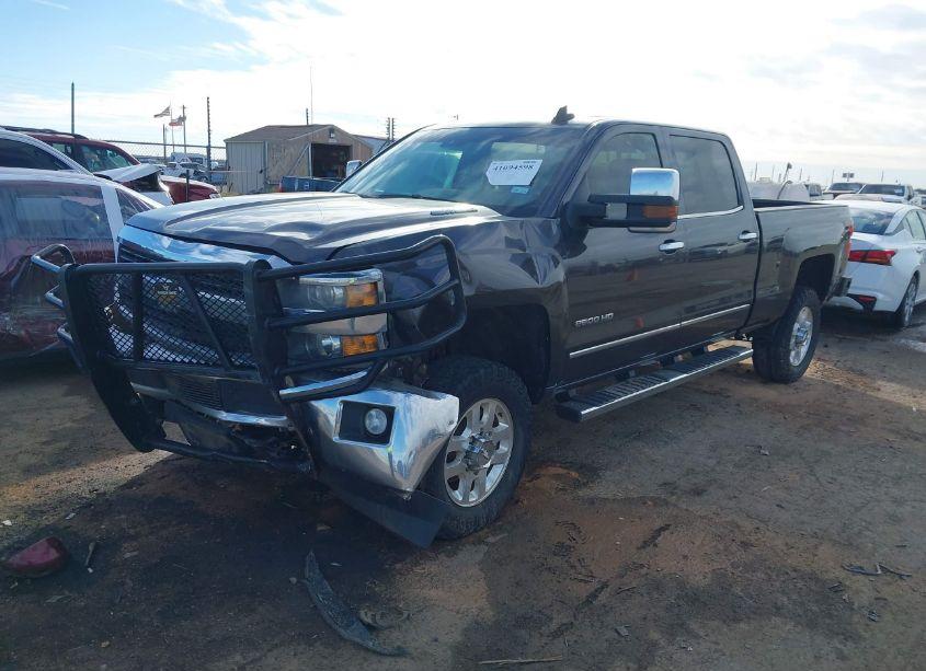Photo 2 of 2015 Chevrolet Silverado 2500HD LTZ (VIN 1GC1KWE89FF597333)