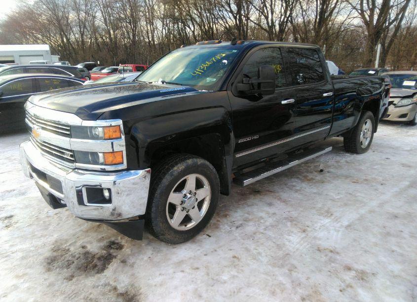 Photo 2 of 2015 Chevrolet Silverado 2500HD LTZ (VIN 1GC1KWE8XFF104355)