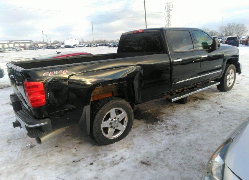 Photo 4 of 2015 Chevrolet Silverado 2500HD LTZ (VIN 1GC1KWE8XFF104355)
