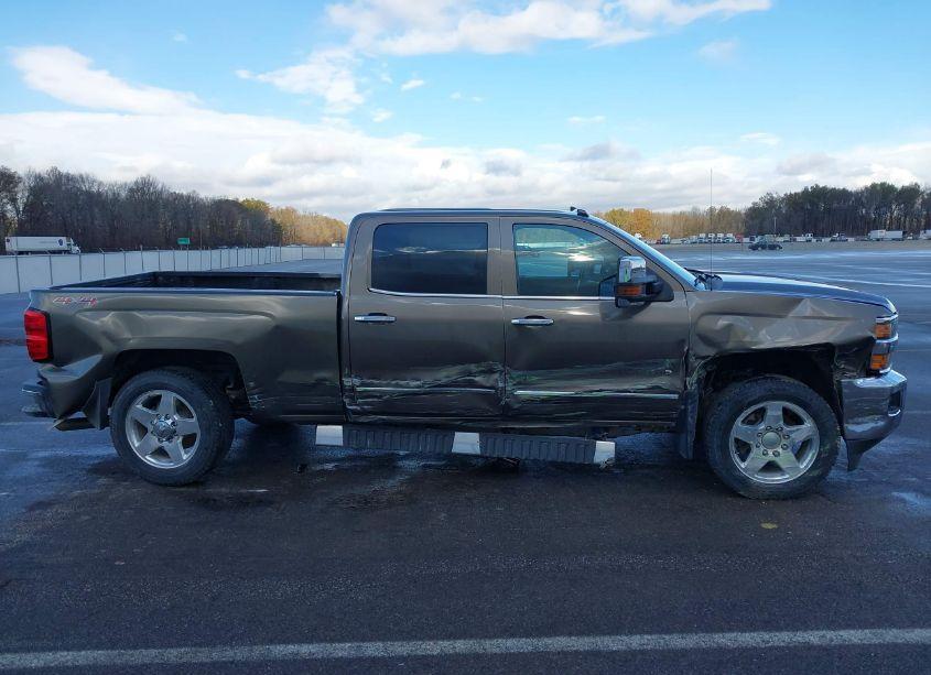 Photo 13 of 2015 Chevrolet Silverado 2500HD LTZ (VIN 1GC1KWEG3FF519105)