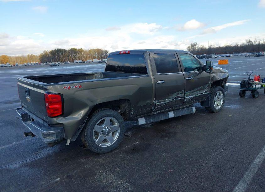 Photo 4 of 2015 Chevrolet Silverado 2500HD LTZ (VIN 1GC1KWEG3FF519105)
