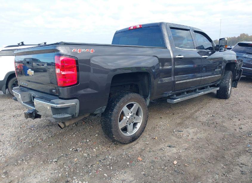 Photo 4 of 2016 Chevrolet Silverado 2500HD LTZ (VIN 1GC1KWEG3GF209053)