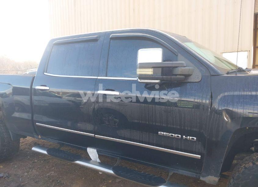 Photo 13 of 2016 Chevrolet Silverado 2500HD LTZ (VIN 1GC1KWEG4GF305337)