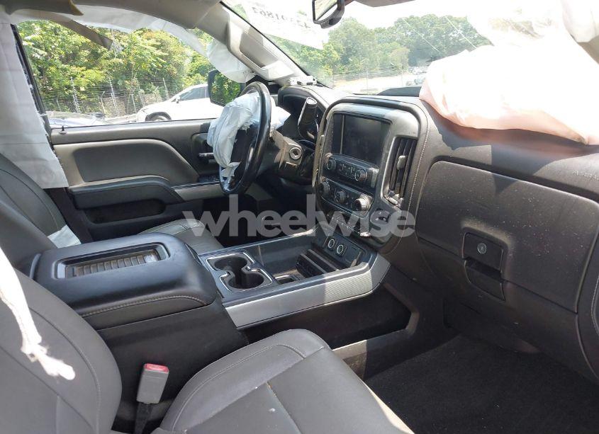 Photo 5 of 2017 Chevrolet Silverado 2500HD LTZ (VIN 1GC1KWEG4HF151987)