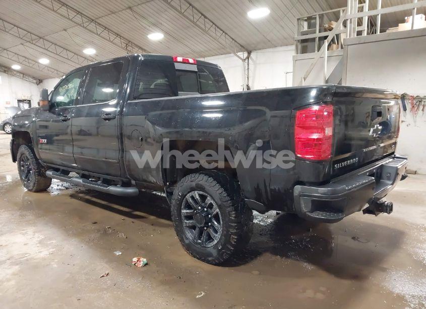 Photo 3 of 2018 Chevrolet Silverado 2500HD LTZ (VIN 1GC1KWEG4JF240352)