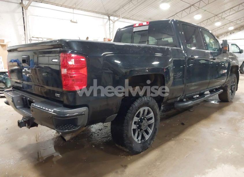 Photo 4 of 2018 Chevrolet Silverado 2500HD LTZ (VIN 1GC1KWEG4JF240352)