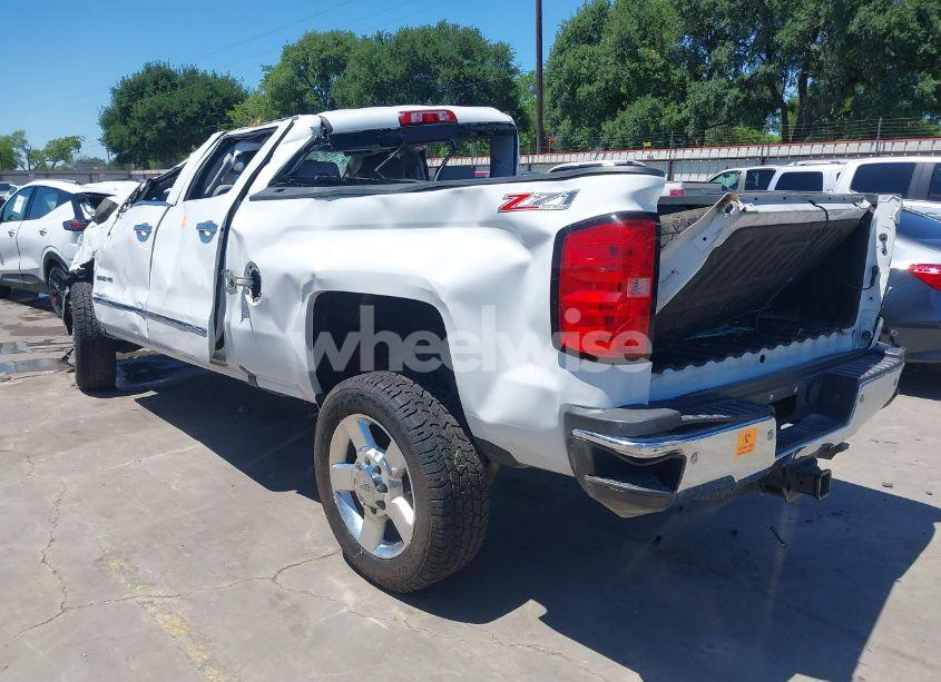 Photo 3 of 2017 Chevrolet Silverado 2500HD LTZ (VIN 1GC1KWEG5HF250074)