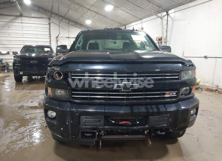 Photo 12 of 2018 Chevrolet Silverado 2500HD LTZ (VIN 1GC1KWEG7JF127298)