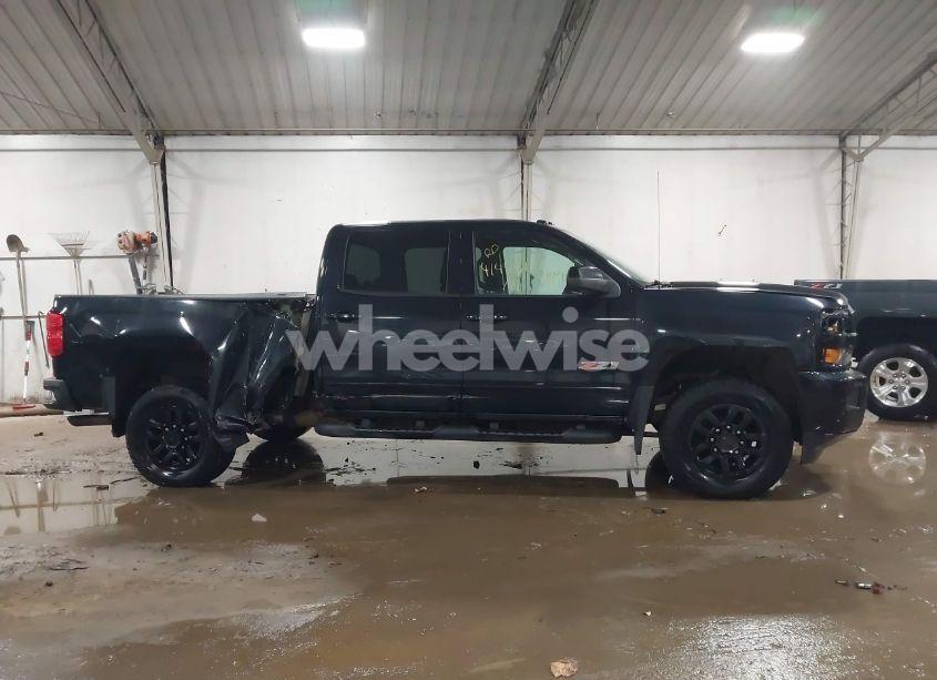 Photo 13 of 2018 Chevrolet Silverado 2500HD LTZ (VIN 1GC1KWEG7JF127298)