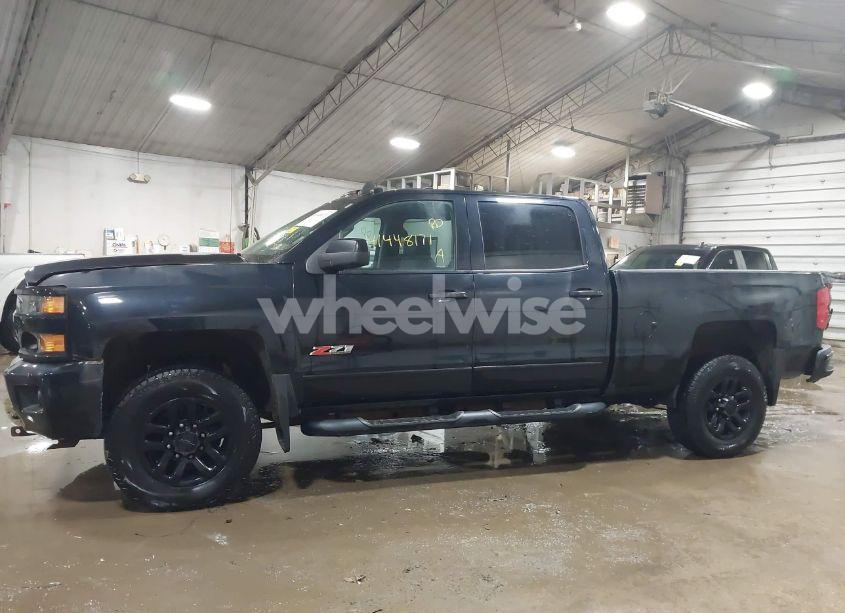 Photo 14 of 2018 Chevrolet Silverado 2500HD LTZ (VIN 1GC1KWEG7JF127298)