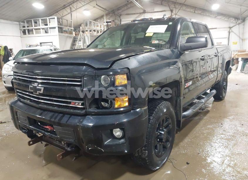 Photo 2 of 2018 Chevrolet Silverado 2500HD LTZ (VIN 1GC1KWEG7JF127298)