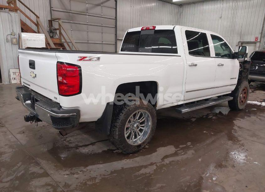 Photo 4 of 2015 Chevrolet Silverado 2500HD LTZ (VIN 1GC1KWEG8FF196167)