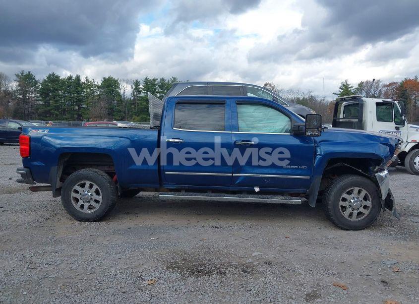 Photo 13 of 2015 Chevrolet Silverado 2500HD LTZ (VIN 1GC1KWEGXFF553882)