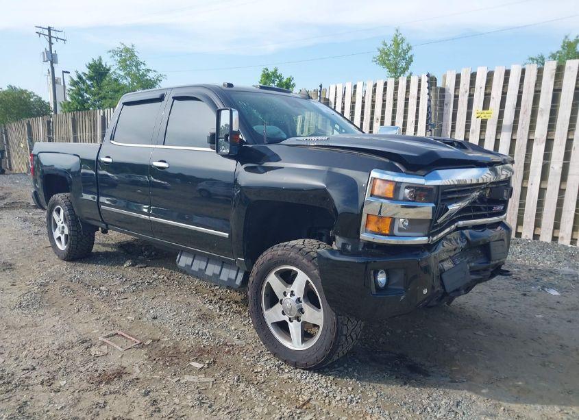 2017 Chevrolet Silverado 2500HD LTZ (VIN 1GC1KWEY0HF105646) main photo