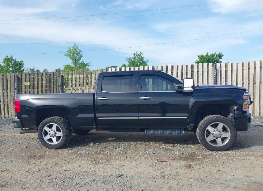Photo 13 of 2017 Chevrolet Silverado 2500HD LTZ (VIN 1GC1KWEY0HF105646)