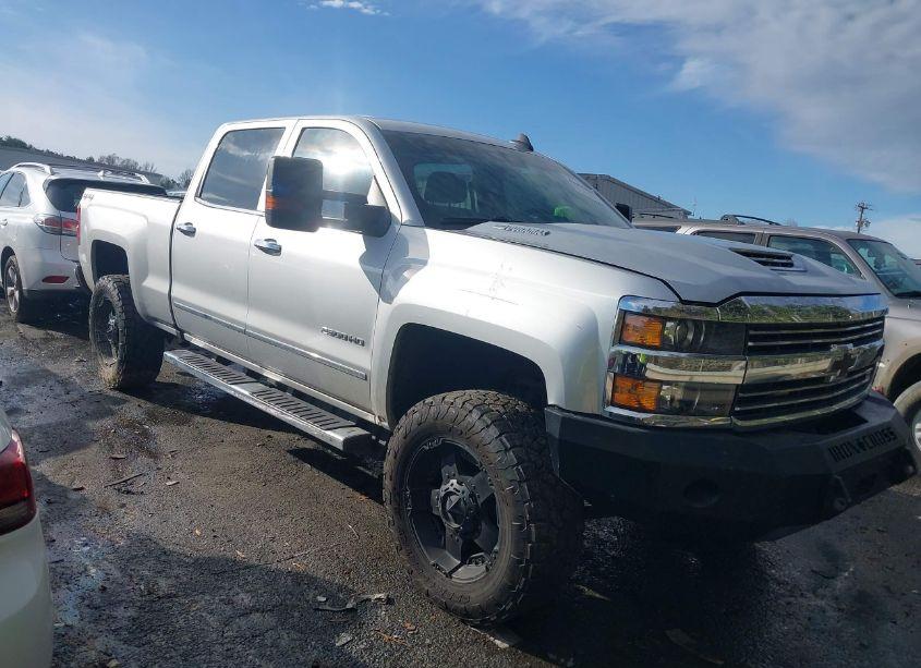 2017 Chevrolet Silverado 2500HD LTZ (VIN 1GC1KWEY2HF118141) main photo