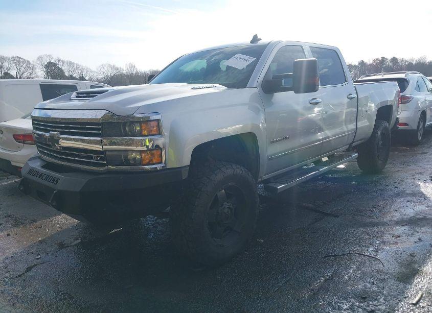 Photo 2 of 2017 Chevrolet Silverado 2500HD LTZ (VIN 1GC1KWEY2HF118141)