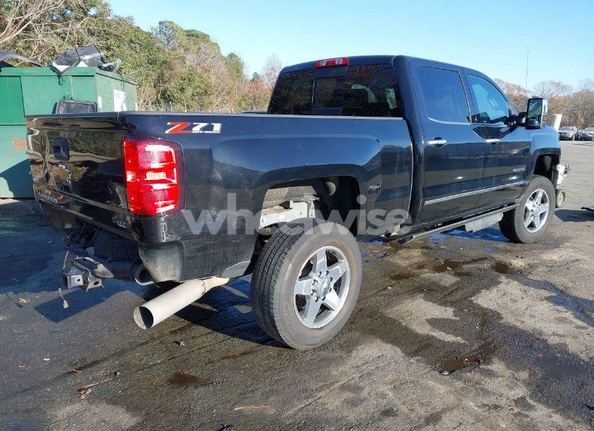 Photo 4 of 2018 Chevrolet Silverado 2500HD LTZ (VIN 1GC1KWEY2JF219024)