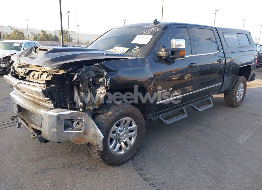 Photo 2 of 2017 Chevrolet Silverado 2500HD LTZ (VIN 1GC1KWEY3HF135028)
