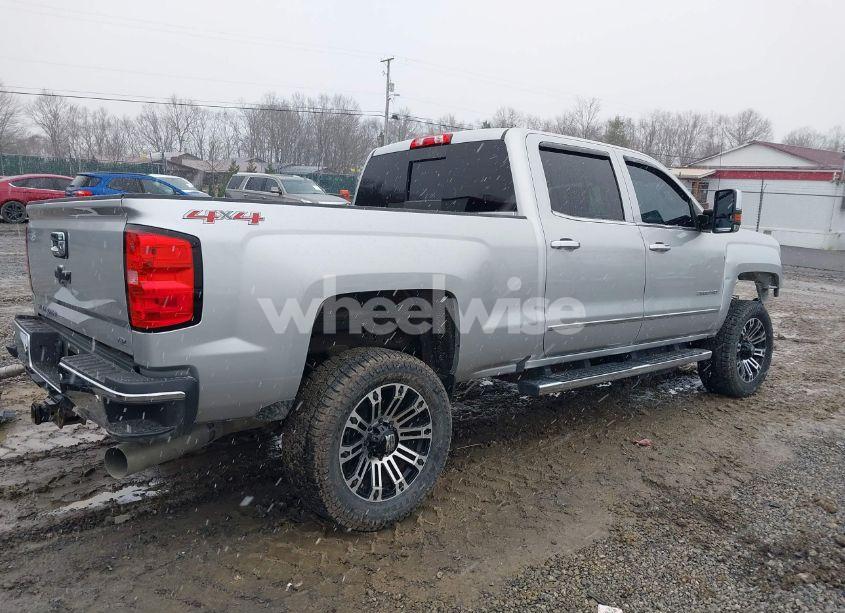 Photo 4 of 2017 Chevrolet Silverado 2500HD LTZ (VIN 1GC1KWEY4HF208858)