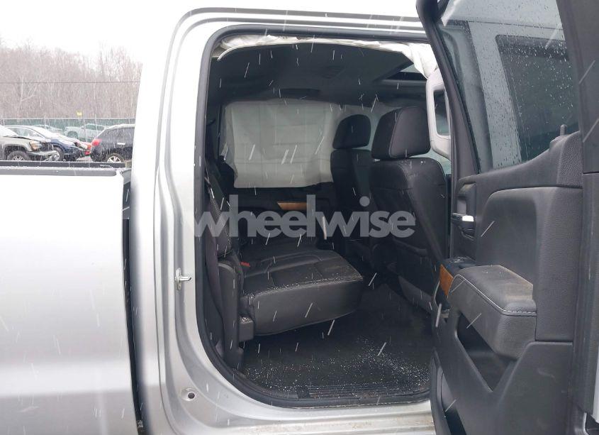 Photo 8 of 2017 Chevrolet Silverado 2500HD LTZ (VIN 1GC1KWEY4HF208858)