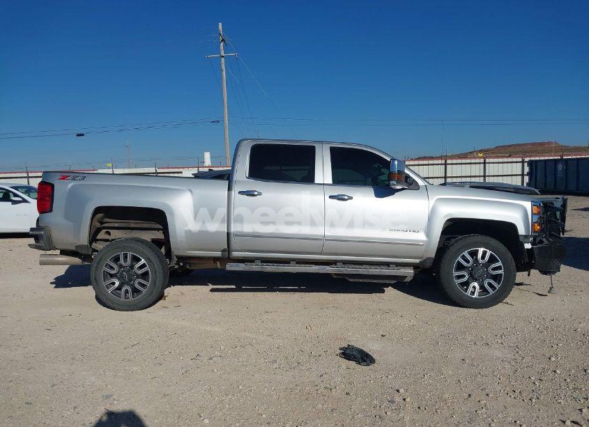 Photo 14 of 2018 Chevrolet Silverado 2500HD LTZ (VIN 1GC1KWEY4JF193641)