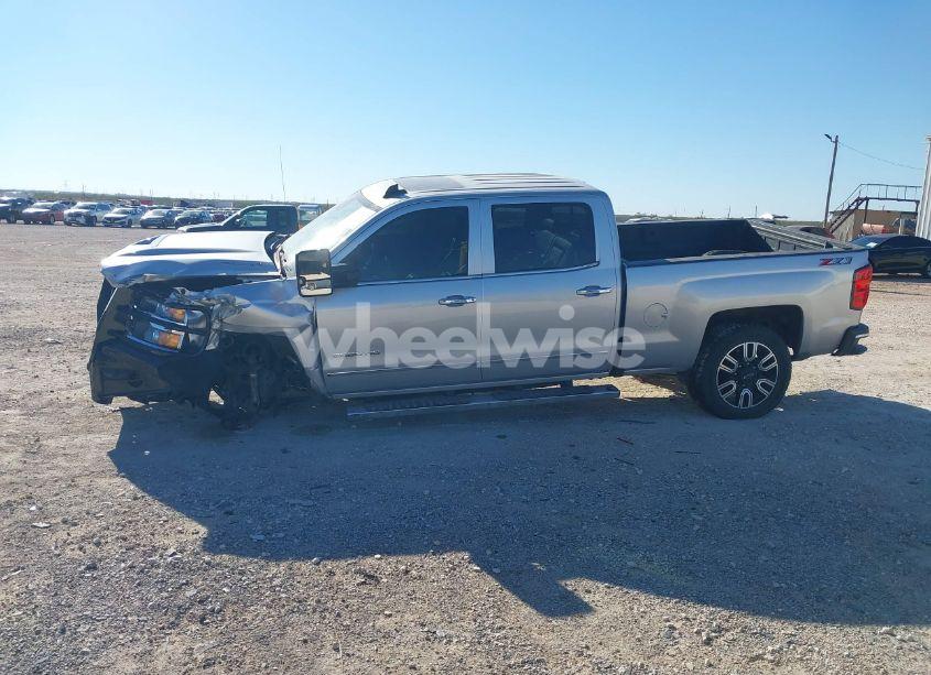 Photo 15 of 2018 Chevrolet Silverado 2500HD LTZ (VIN 1GC1KWEY4JF193641)