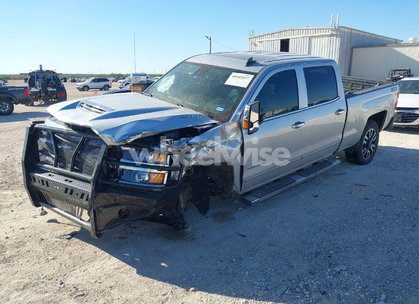 Photo 2 of 2018 Chevrolet Silverado 2500HD LTZ (VIN 1GC1KWEY4JF193641)