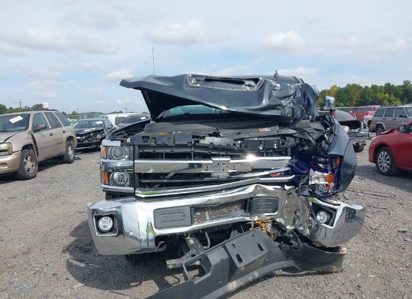 Photo 12 of 2018 Chevrolet Silverado 2500HD LTZ (VIN 1GC1KWEY4JF240585)