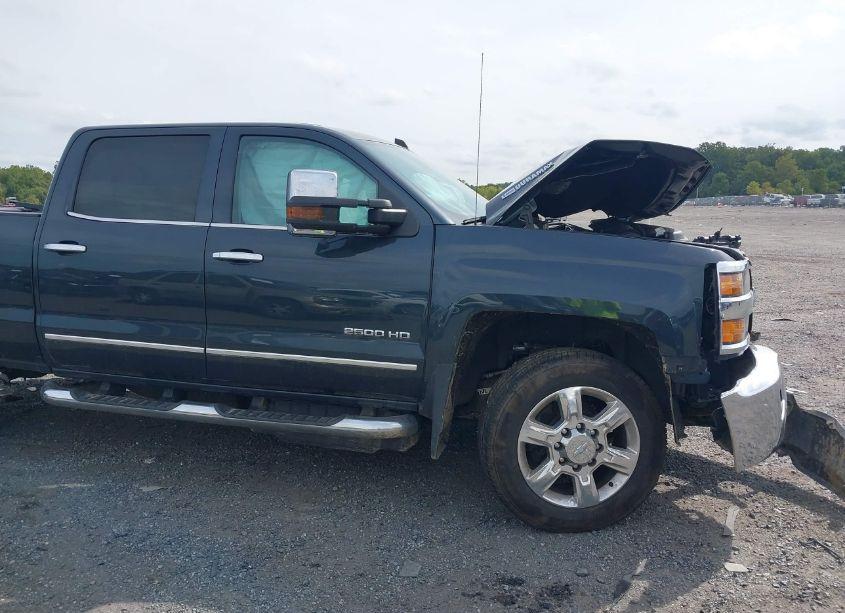 Photo 13 of 2018 Chevrolet Silverado 2500HD LTZ (VIN 1GC1KWEY4JF240585)