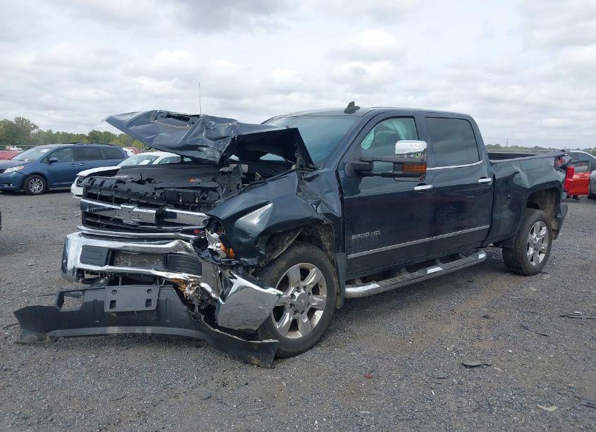 Photo 6 of 2018 Chevrolet Silverado 2500HD LTZ (VIN 1GC1KWEY4JF240585)