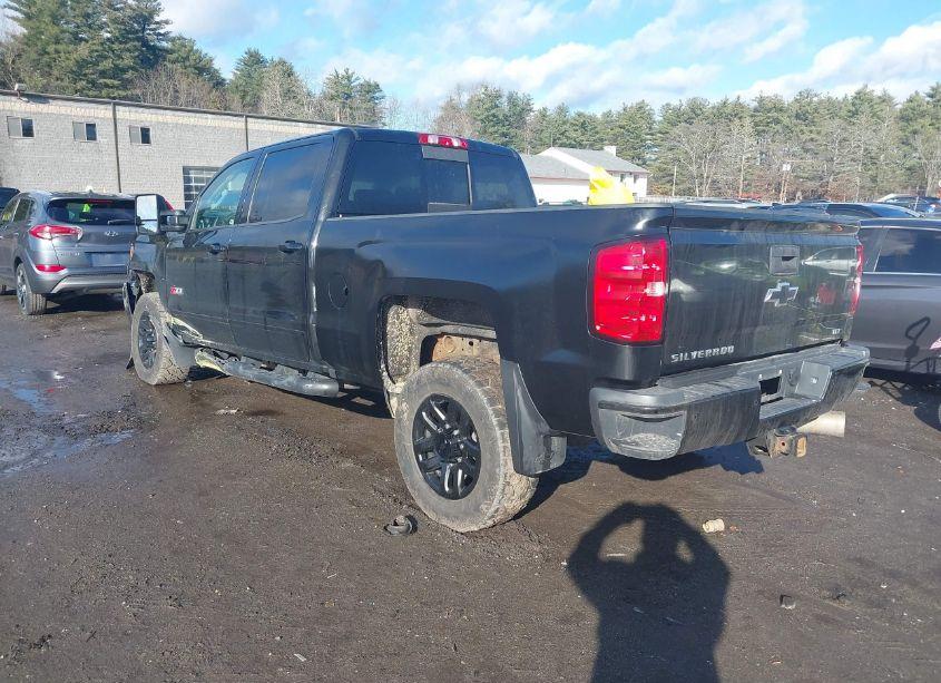 Photo 3 of 2017 Chevrolet Silverado 2500HD LTZ (VIN 1GC1KWEY5HF232067)