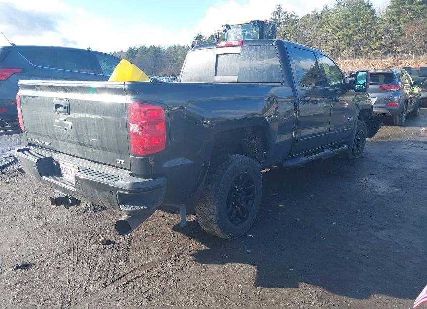 Photo 4 of 2017 Chevrolet Silverado 2500HD LTZ (VIN 1GC1KWEY5HF232067)