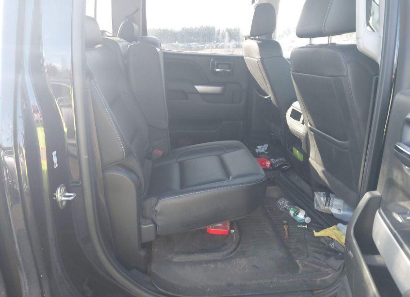 Photo 8 of 2017 Chevrolet Silverado 2500HD LTZ (VIN 1GC1KWEY5HF232067)