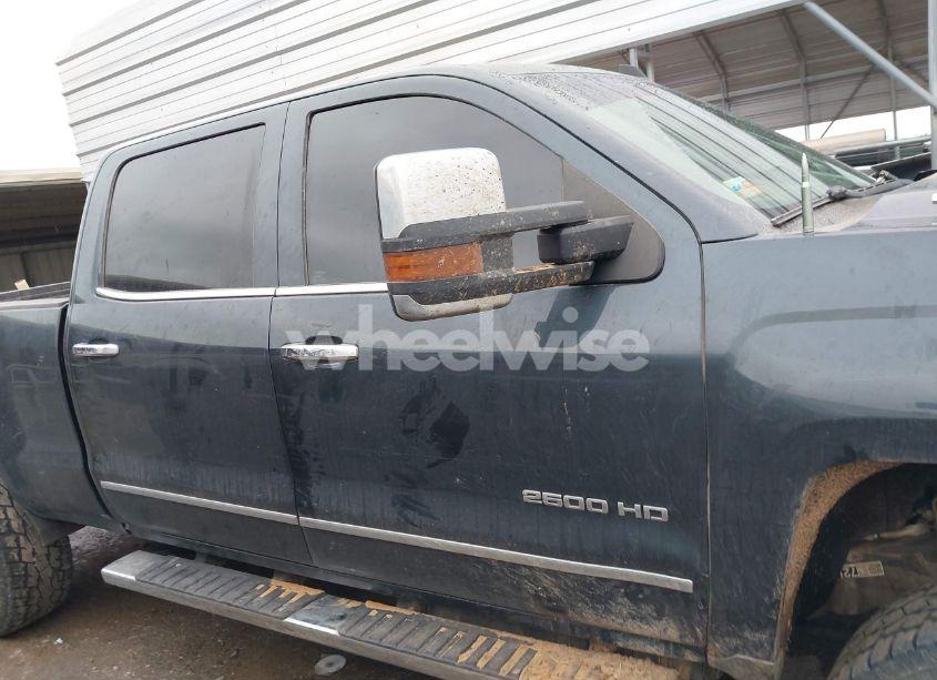 Photo 13 of 2018 Chevrolet Silverado 2500HD LTZ (VIN 1GC1KWEY5JF280206)