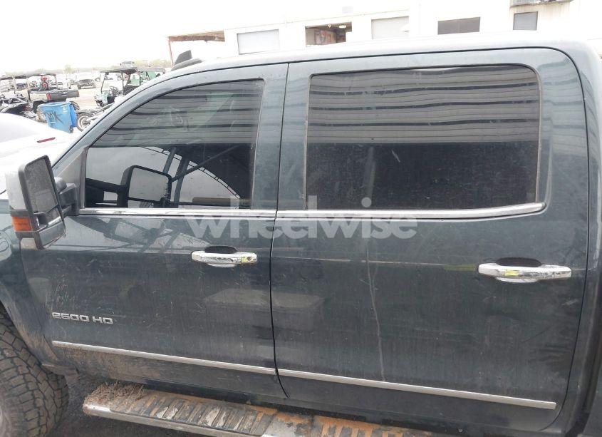 Photo 14 of 2018 Chevrolet Silverado 2500HD LTZ (VIN 1GC1KWEY5JF280206)